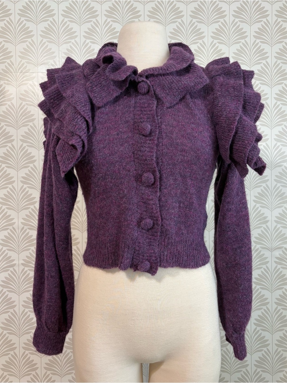 Stella Pardo Paris Cropped Purple Ruffle-Shoulder Knit Cardigan - Picture 2 of 6